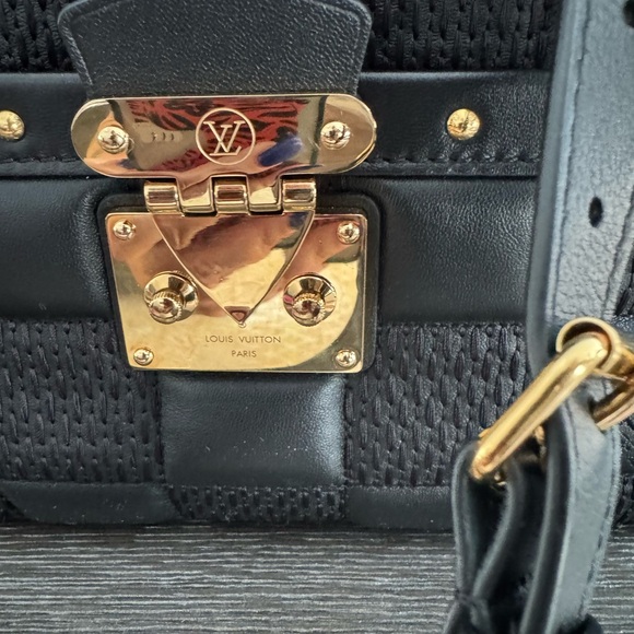 Louis Vuitton Troca Damier Quilted MM Lambskin - Picture 4 of 8